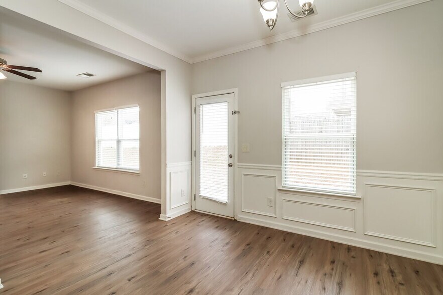 Building Photo - 539 Hill Crest Cir