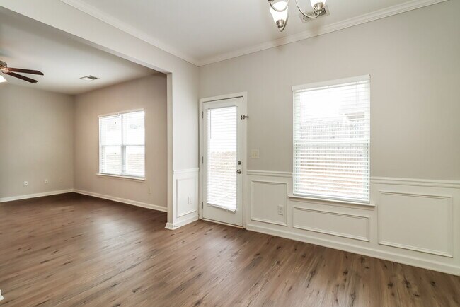 Building Photo - 539 Hill Crest Cir