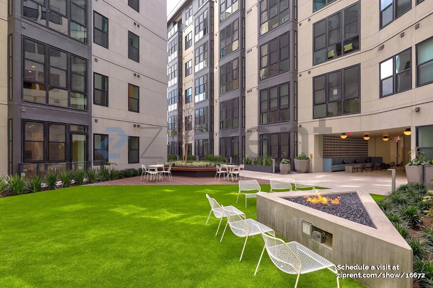 Building Photo - 800 Embassy Dr