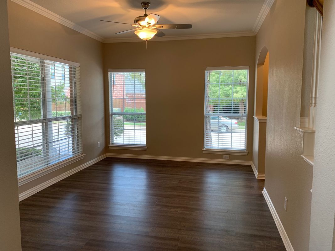 Building Photo - 2644 Dunbar Dr