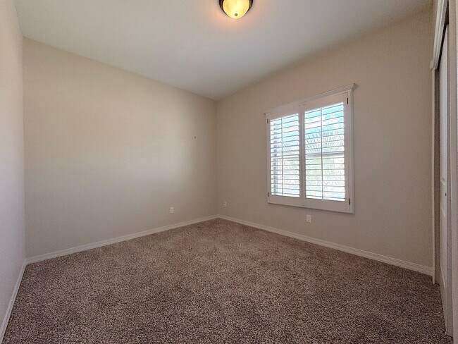 Building Photo - West El Paso 4 bed refrig A/C Home in Enchanted Ridge!