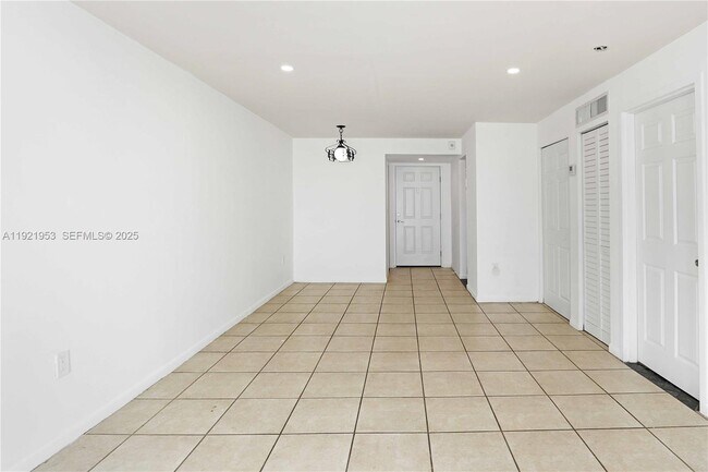 Building Photo - 1225 West Ave