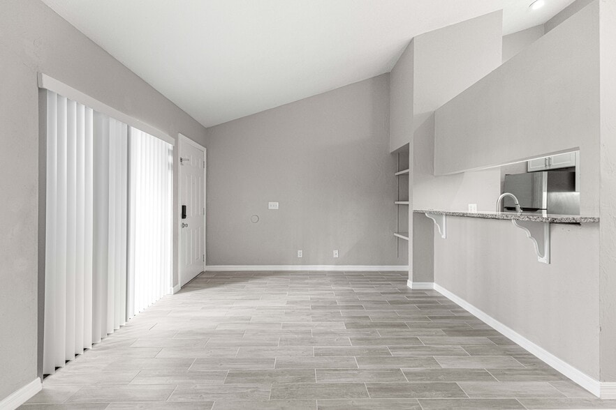 Building Photo - 4151 SE 22nd Ave