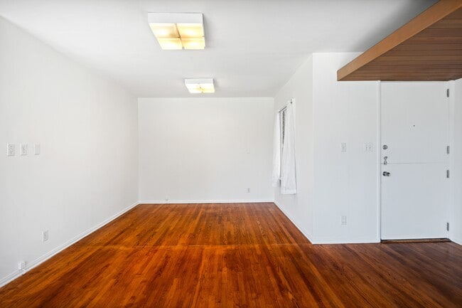 Building Photo - 5342 Emporia Ave