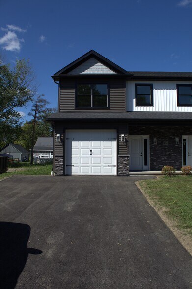 Building Photo - 4266 Greenfield Pkwy