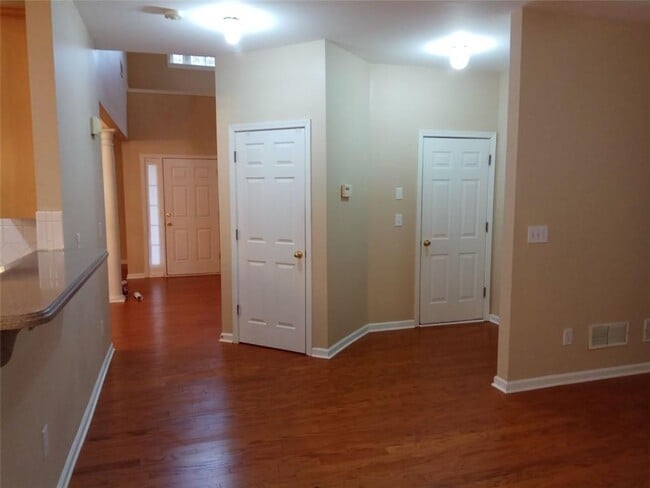 Building Photo - 12755 Morningpark Cir