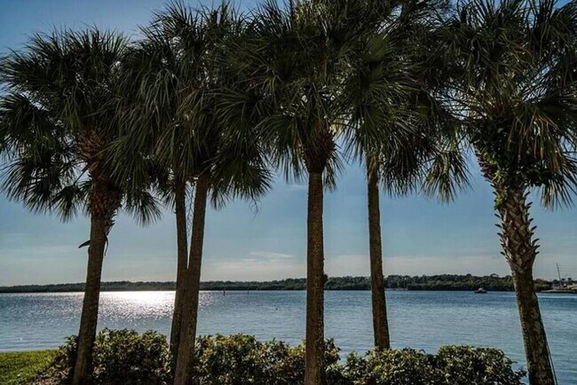 Building Photo - 8800 Bay Pines Blvd