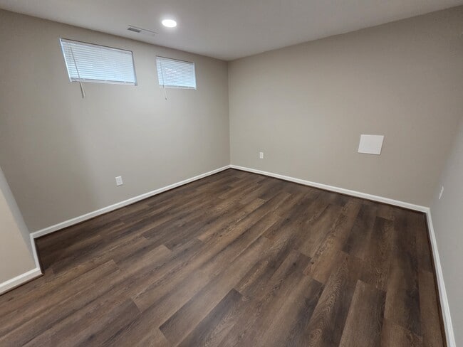 Building Photo - 611 Austin Ln