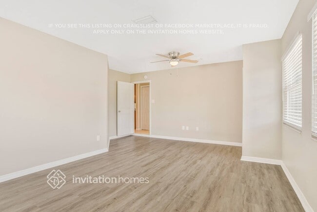 Building Photo - 10582 Jane Eyre Dr