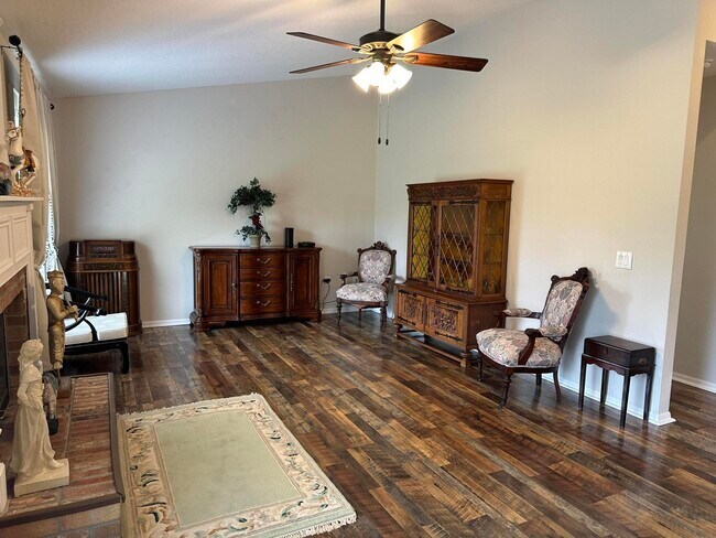 Building Photo - 1461 Wellington Cir