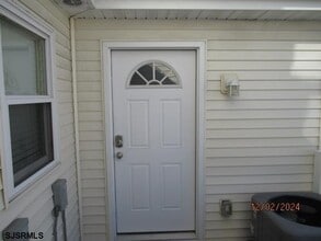 Building Photo - 64 N Laclede Pl