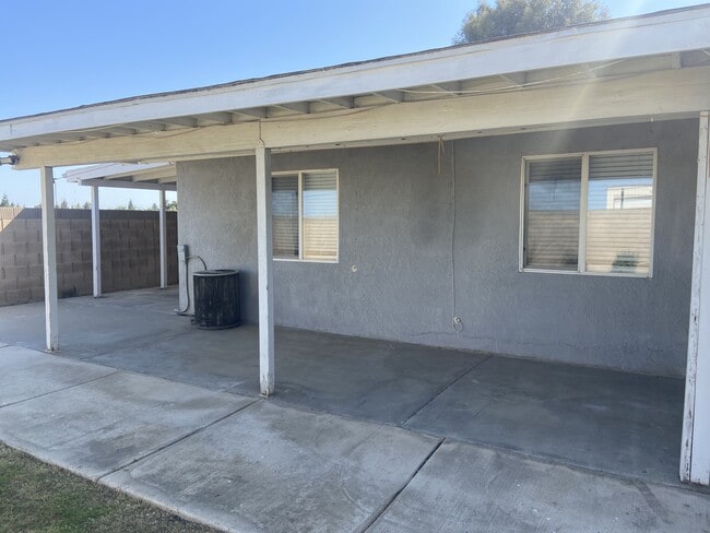 Building Photo - 6903 Creamery Ln
