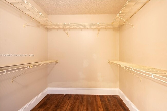 Building Photo - 9522 N Belfort Cir