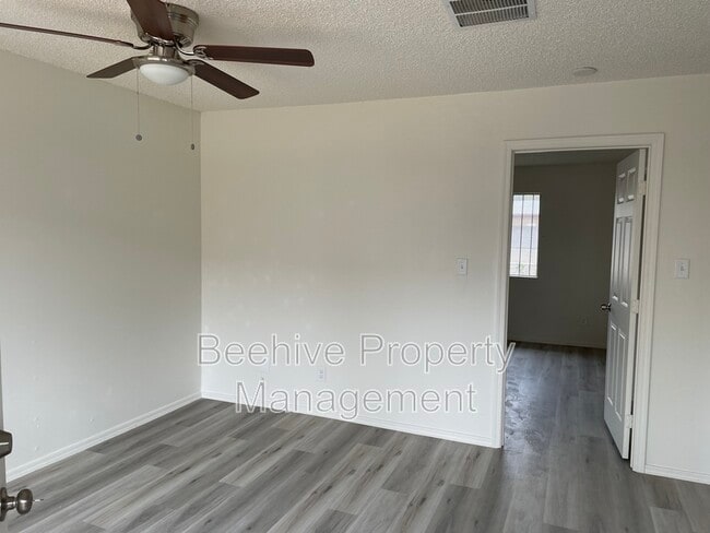Building Photo - 1501 E Monroe St