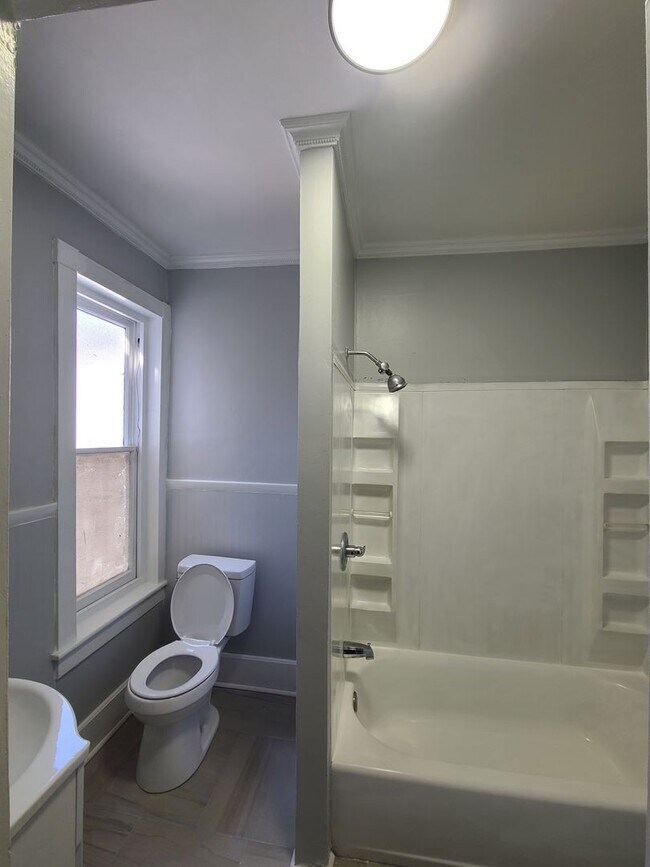 Building Photo - Three Bedroom one bath with off street parking