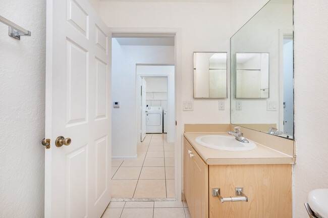 Building Photo - 2851 Riverside Dr