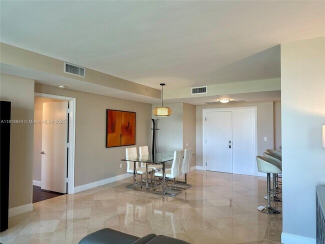 Building Photo - 3400 SW 27th Ave