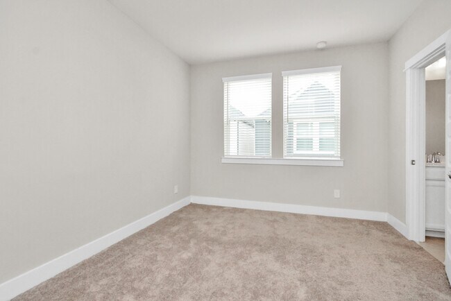 Building Photo - 731 Strawberry Pines Ct