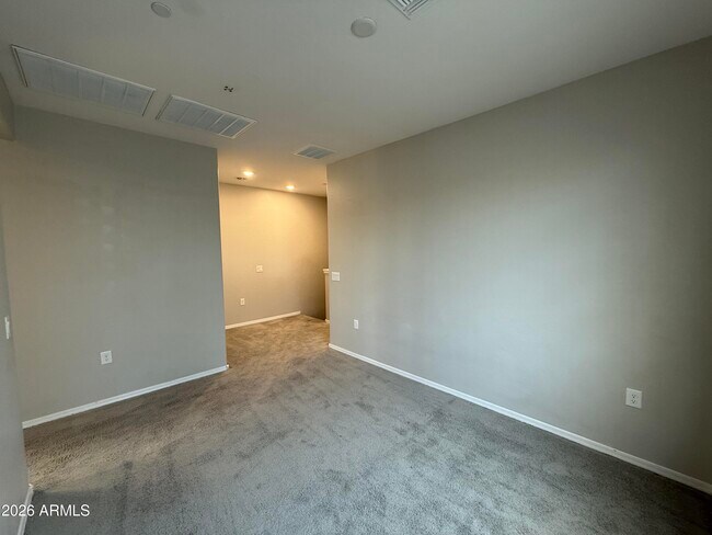 Building Photo - 2669 S Peppertree Dr