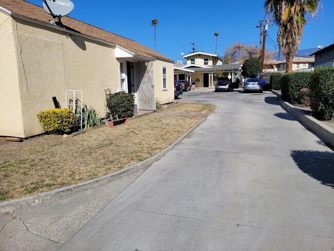 Building Photo - 648 W 13th St