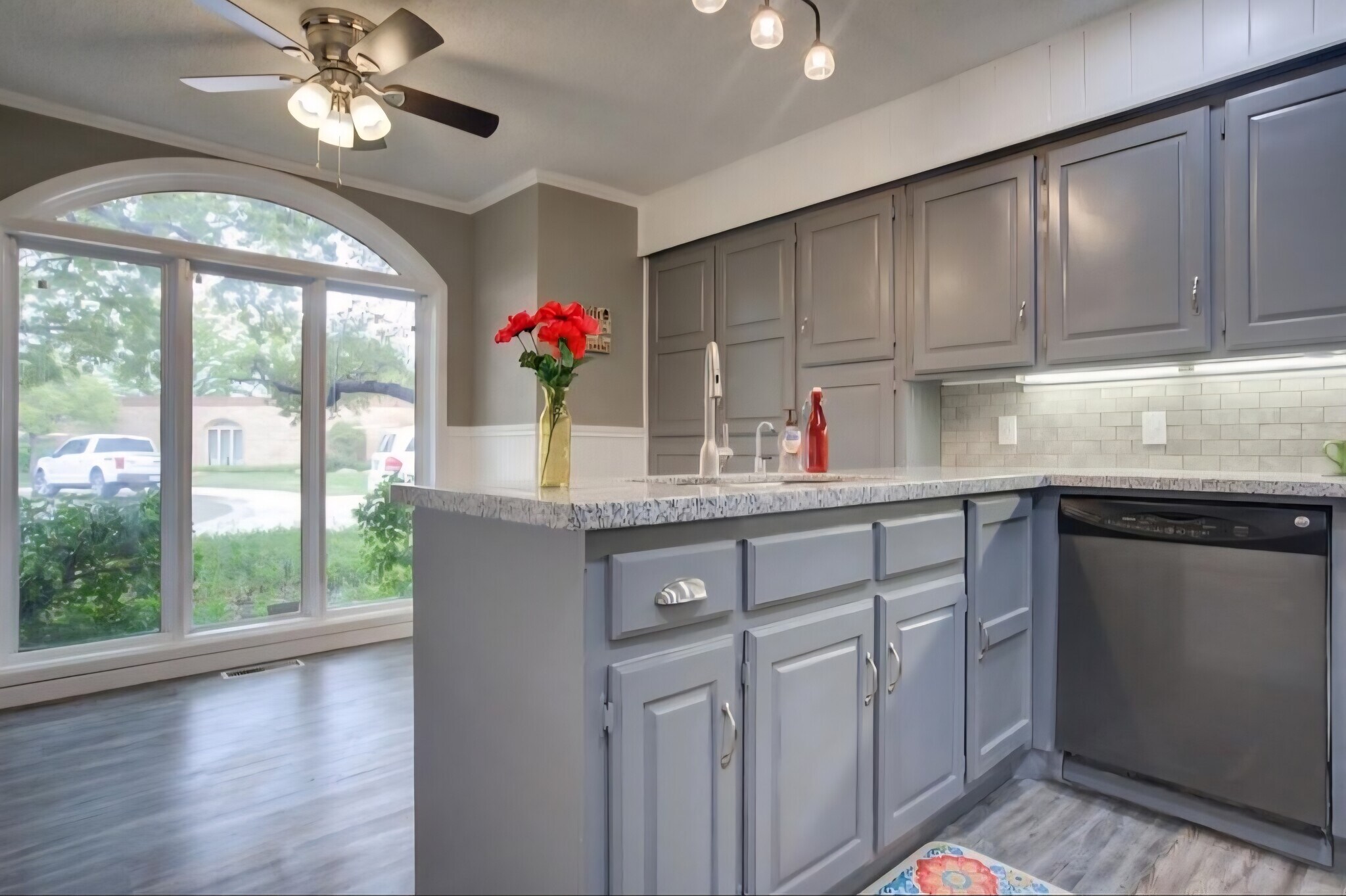 Building Photo - 306 Vale Ave