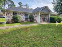 Building Photo - 3-Bed, 2-Bath Home in Benton – Available a...
