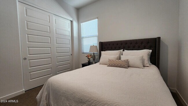 Building Photo - 2874 E Magdalena Dr