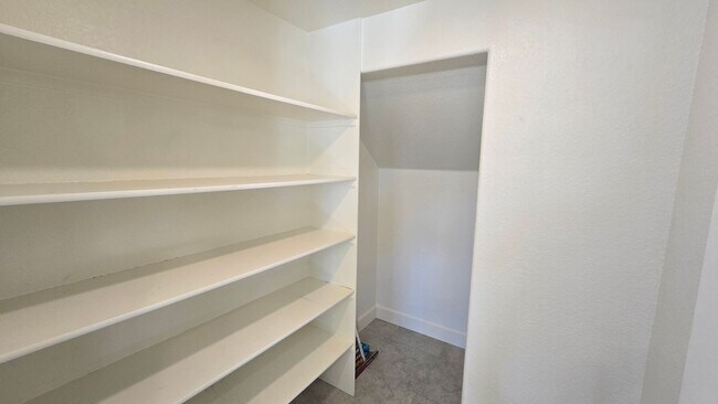 Building Photo - Beautiful two story Spanish springs home