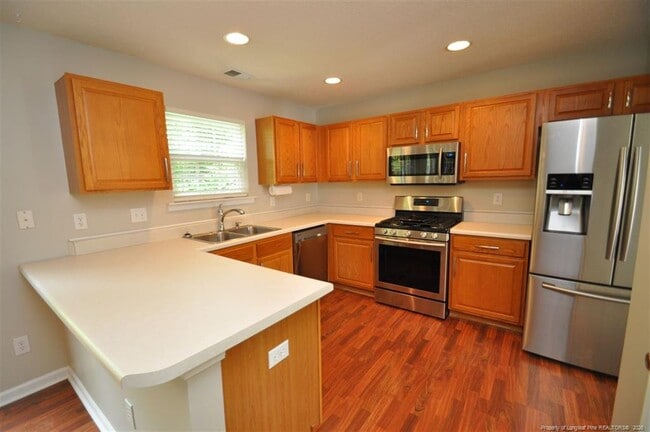 Building Photo - 117 Tiverton Woods Dr