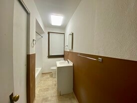 Building Photo - 25 N 44th St