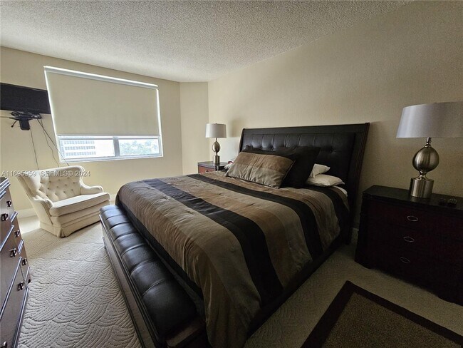 Building Photo - 1980 S Ocean Dr