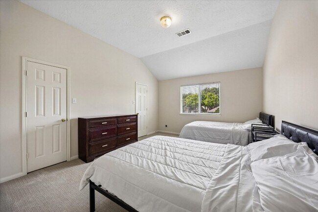 Building Photo - 1810 Freedom Tree Ct