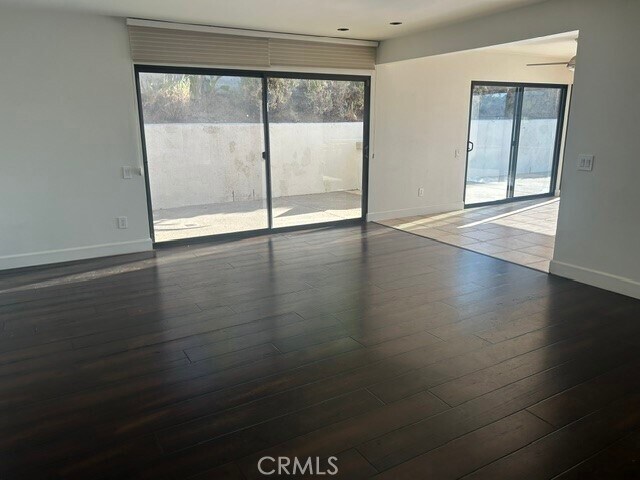 Building Photo - 4372 Park Vicente