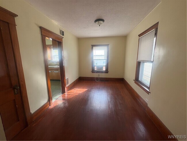 Building Photo - 2239 Willow Ave