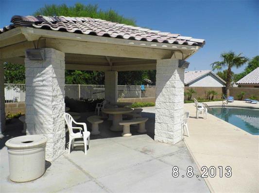 Building Photo - YUMA MEADOWS TOWNHOUSE W/ POOL ACCESS!