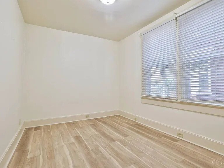 Building Photo - 2911 Robertson Ave