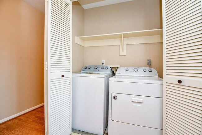 Building Photo - 11707 Turtle Lake Dr