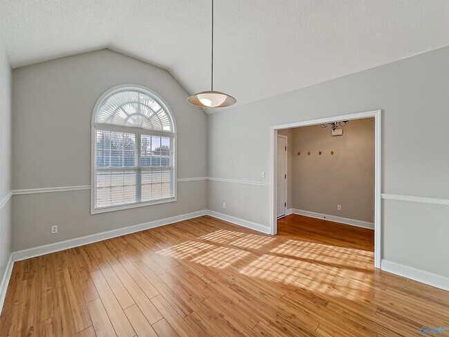 Building Photo - 93 Manor House Dr
