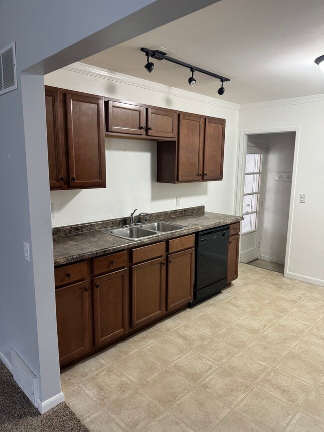 Building Photo - 518 W Sherman St