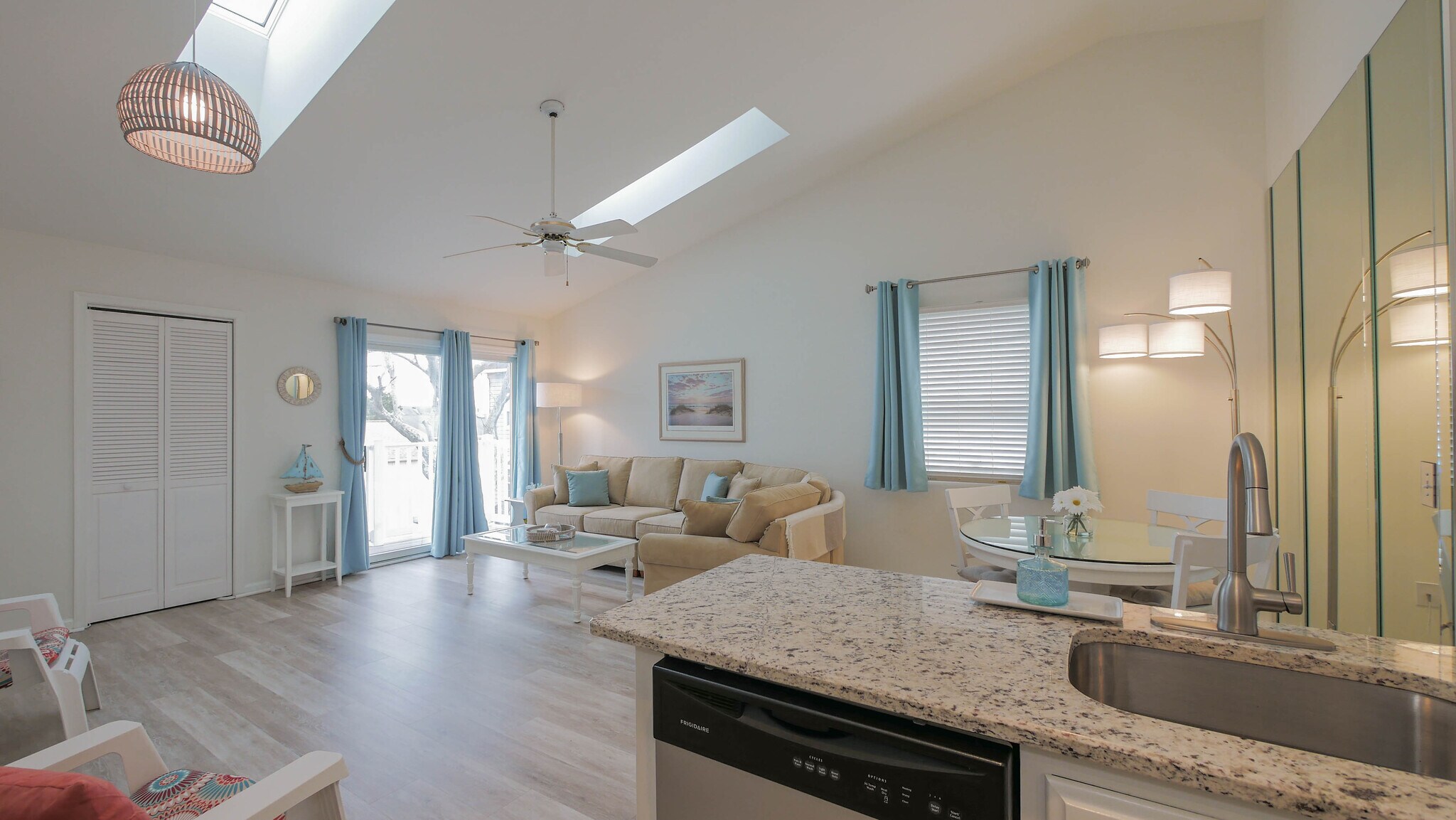 Building Photo - 16 N Monroe Ave