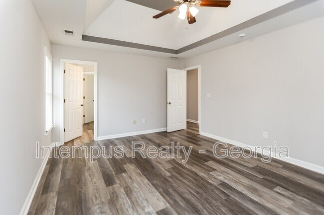 Building Photo - 612 Ridge Crossing Dr