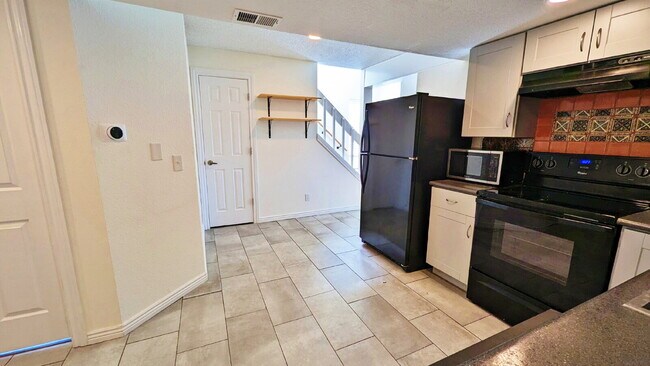 Building Photo - SO MUCH LIGHT! Beautifully Updated Smart Home 2Bd 2Bth 2nd Floor End Unit Condo in Aurora Schools
