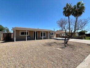 Building Photo - Fully Remodeled 3 Bd 2 Ba in Scottsdale!