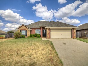 Building Photo - Updated Home + Montague Neighborhood + 3 b...