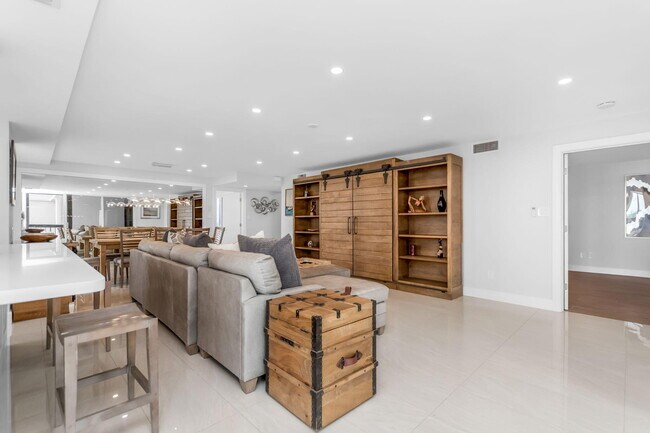 Building Photo - 5380 N Ocean Dr