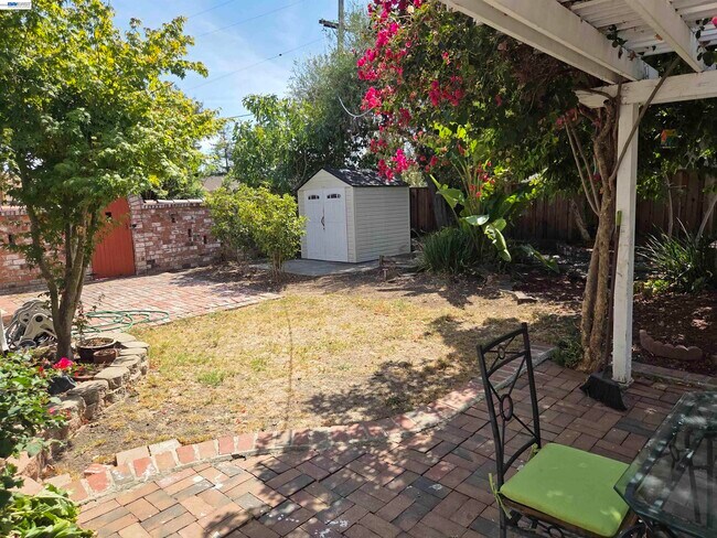 Building Photo - 47807 Masters Ct