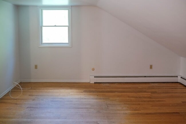Building Photo - Must See Ranch Single Family Home