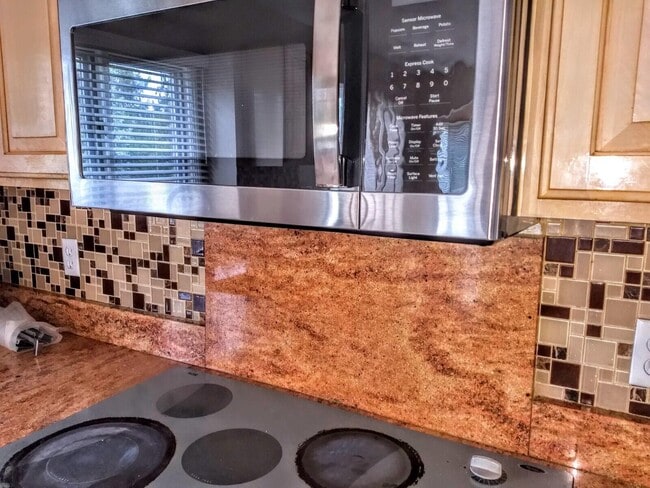 Building Photo - 45866 Fountain View Dr