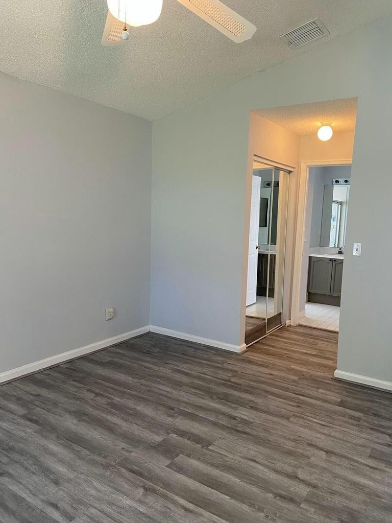 Building Photo - 1883 Oak Berry Cir