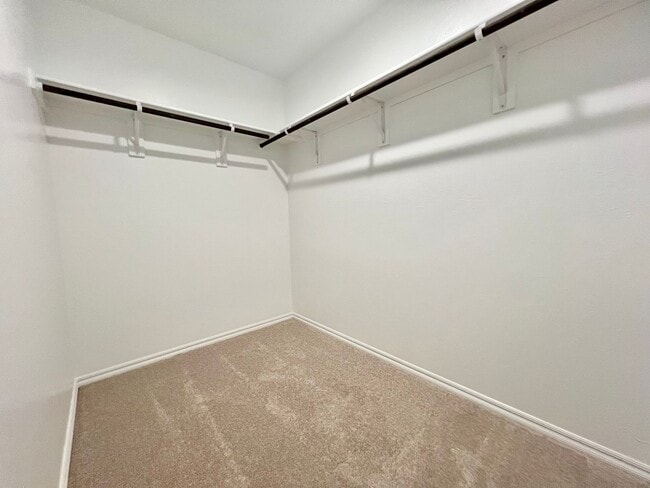 Building Photo - ?$500 OFF 1ST MONTH - Mustang School Distr...